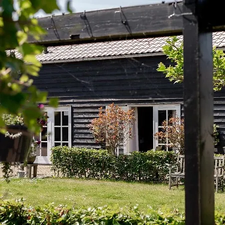 Bed and Breakfast T Slot 64