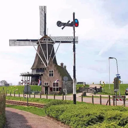 T Slot 64 3* Opperdoes